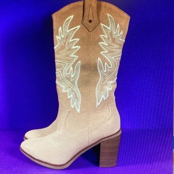 🎉SALE🎉*LastPair*MIATaleyTallWesternBootsNIB NWTBlushSize9 EmbroideredFauxLeather - Picture 9 of 9